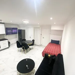 The Royal Boutique Regent By , Sleep 8 Holiday home London